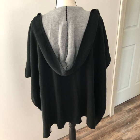 Ana Couture black and gray poncho Size Large - Picture 5 of 5